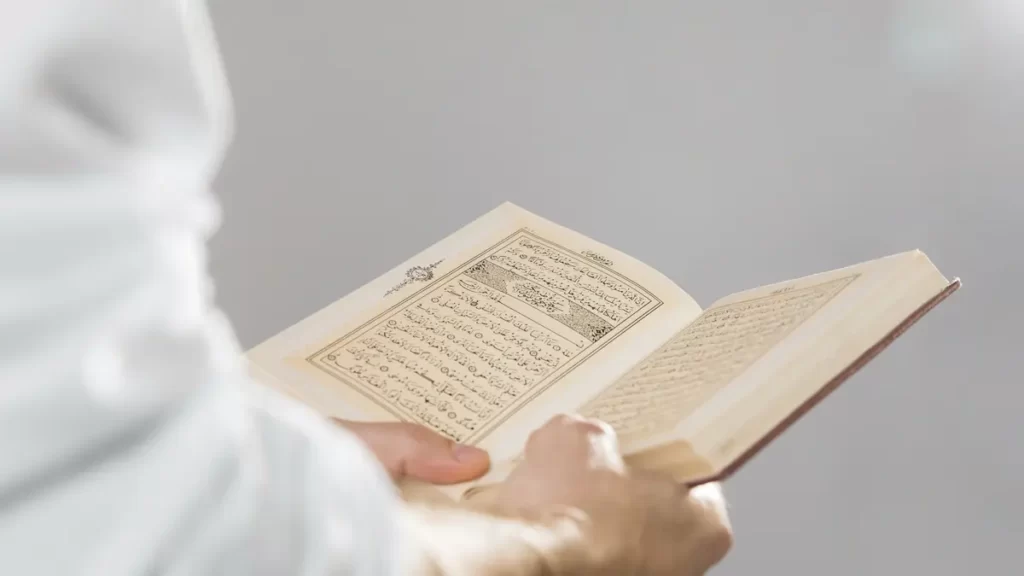 8 Tips Memilih Al-Qur'an Yang Benar